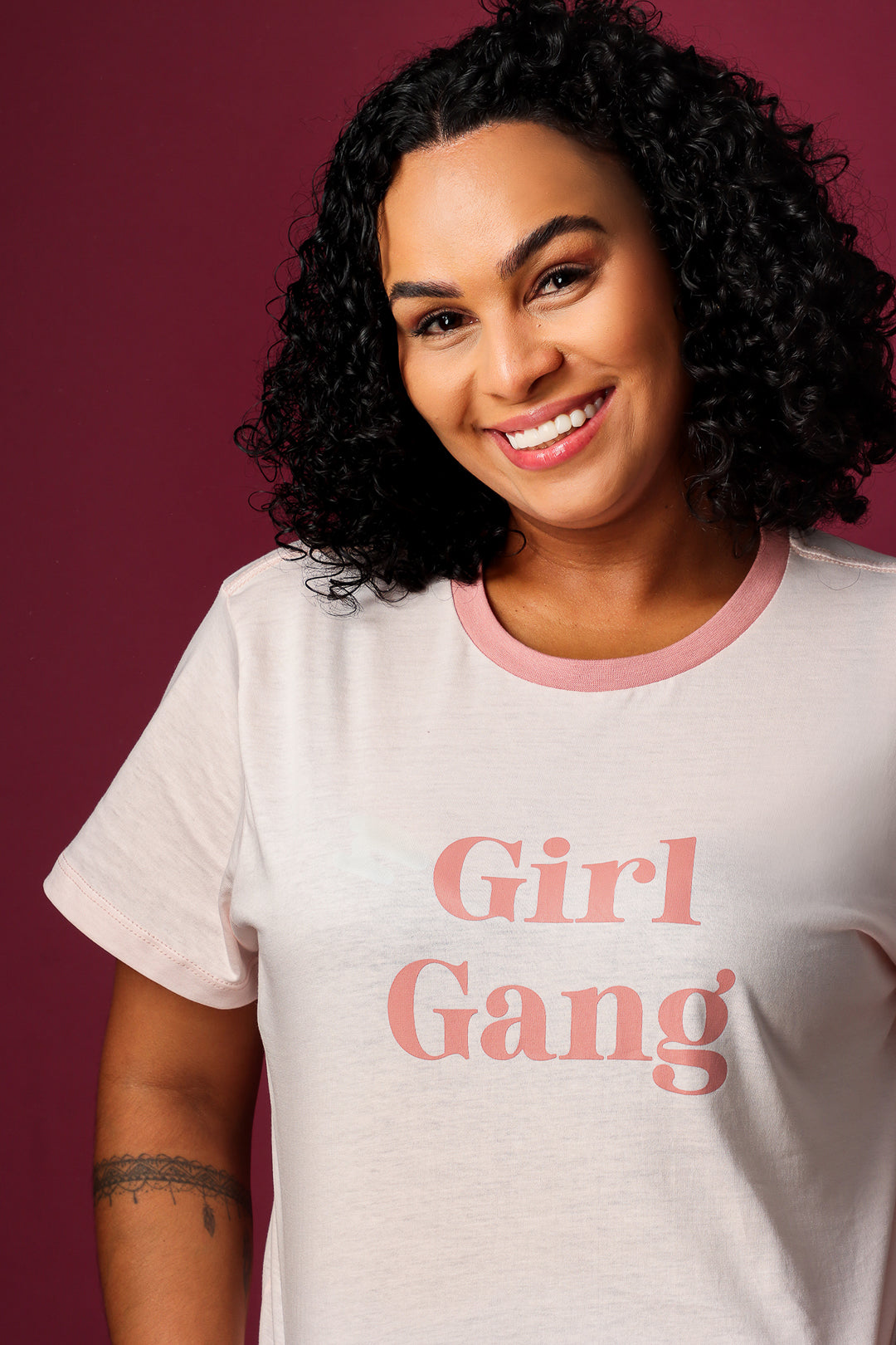Camiseta Feminina Rosa "girl gang"