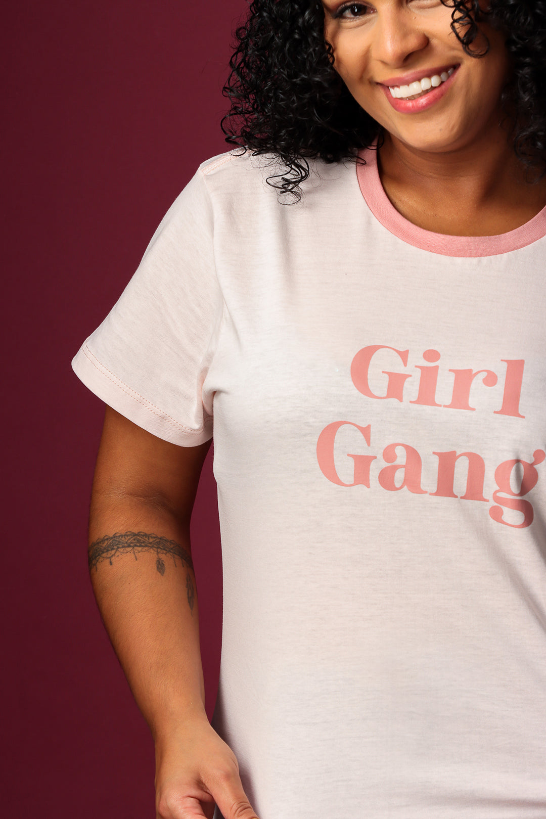 Camiseta Feminina Rosa "girl gang"
