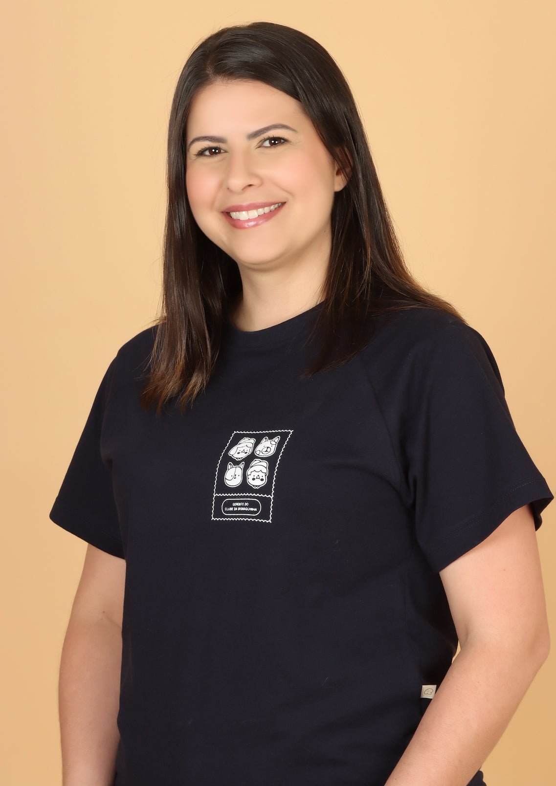 Camiseta Feminina Azul Marinho "Gerente do Clube da Bisnaguinha" Camiseta Studio Pipoca