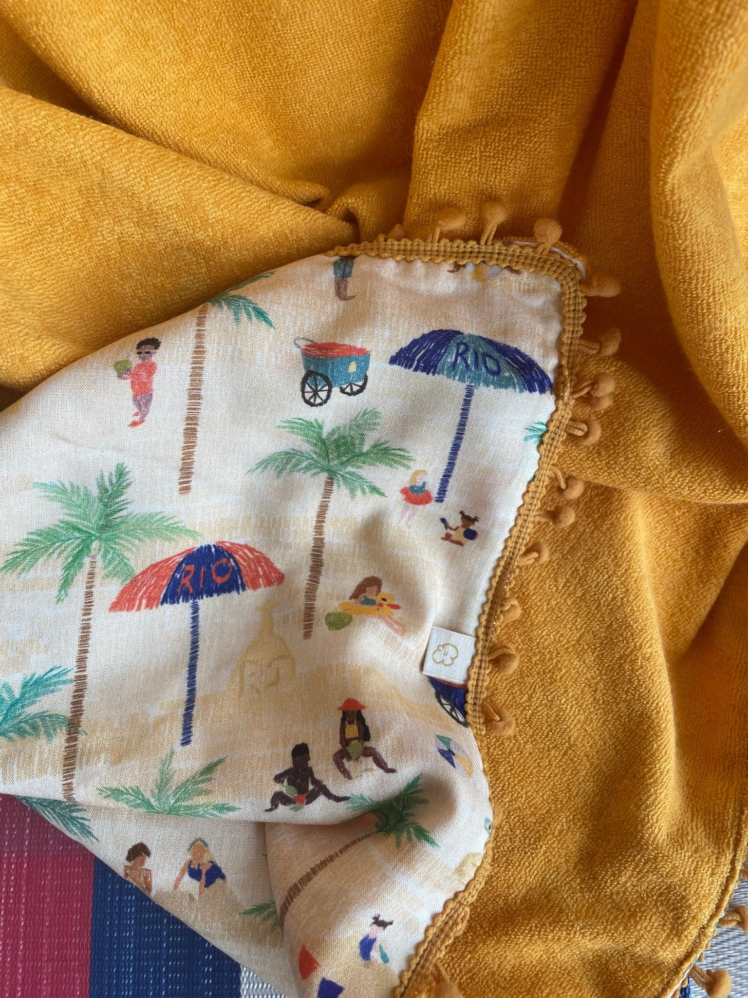 Canga Toalha Mostarda Estampa Praia no Rio Toalha de Banho Studio Pipoca