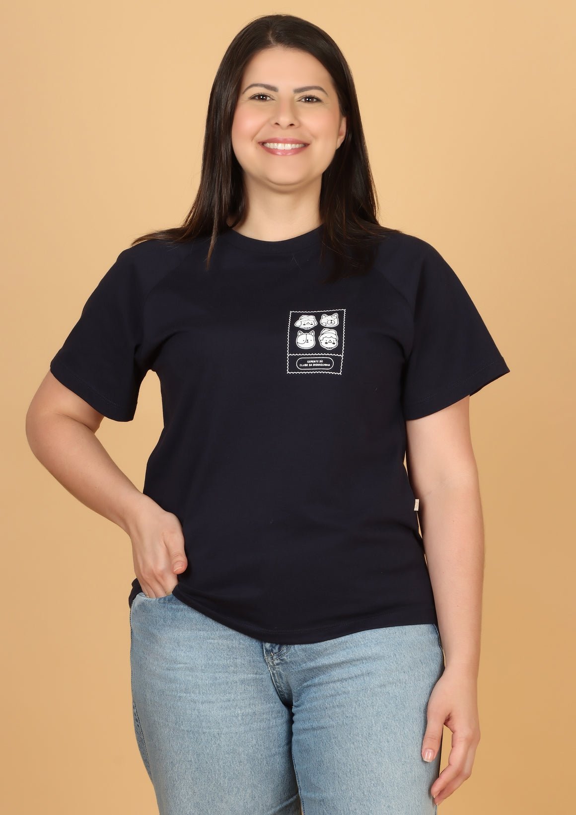 Camiseta Feminina Azul Marinho "Gerente do Clube da Bisnaguinha" Camiseta Studio Pipoca