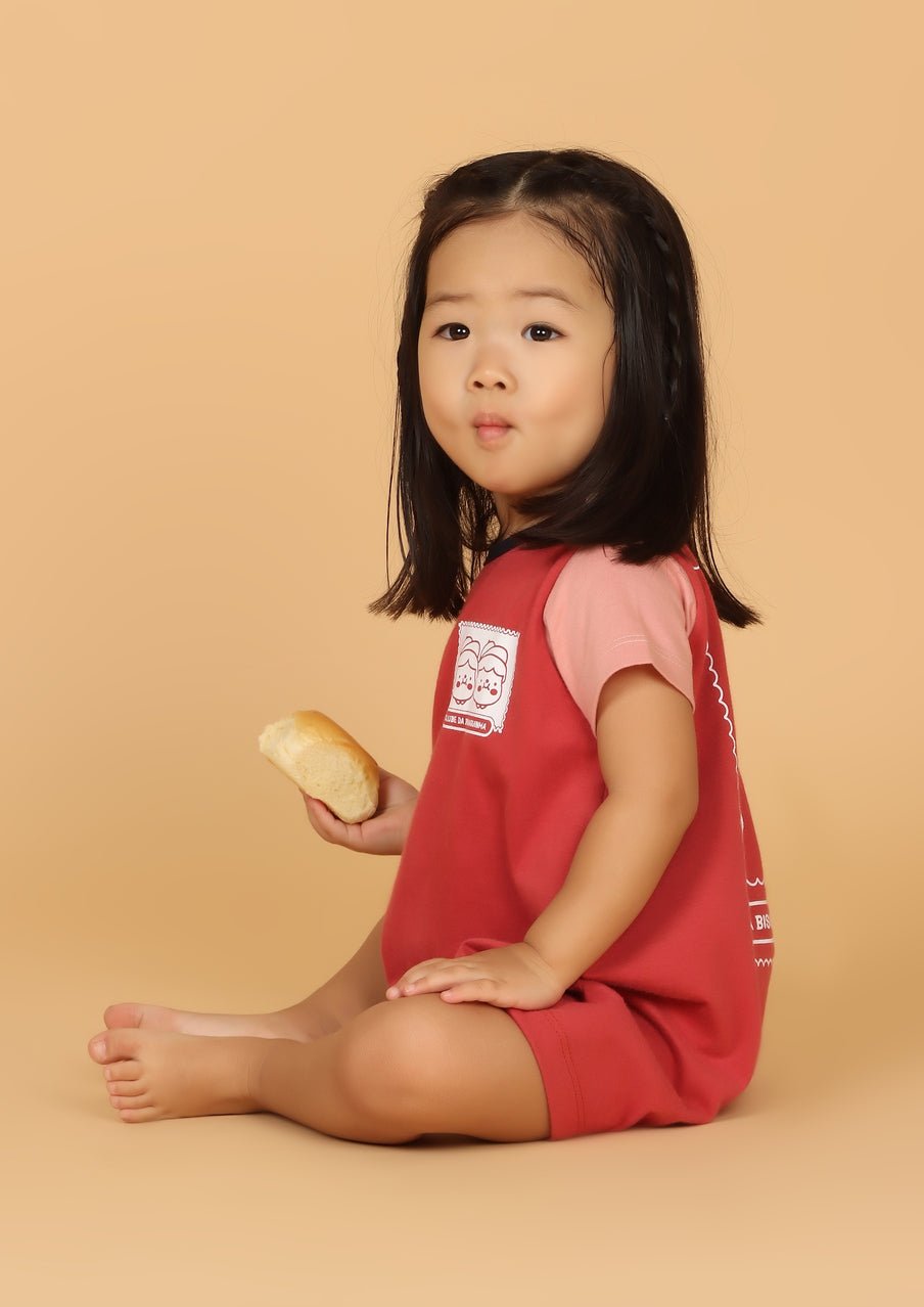 Jardineira Bebê Goiaba "Clube da Bisnaguinha" Jardineira Studio Pipoca