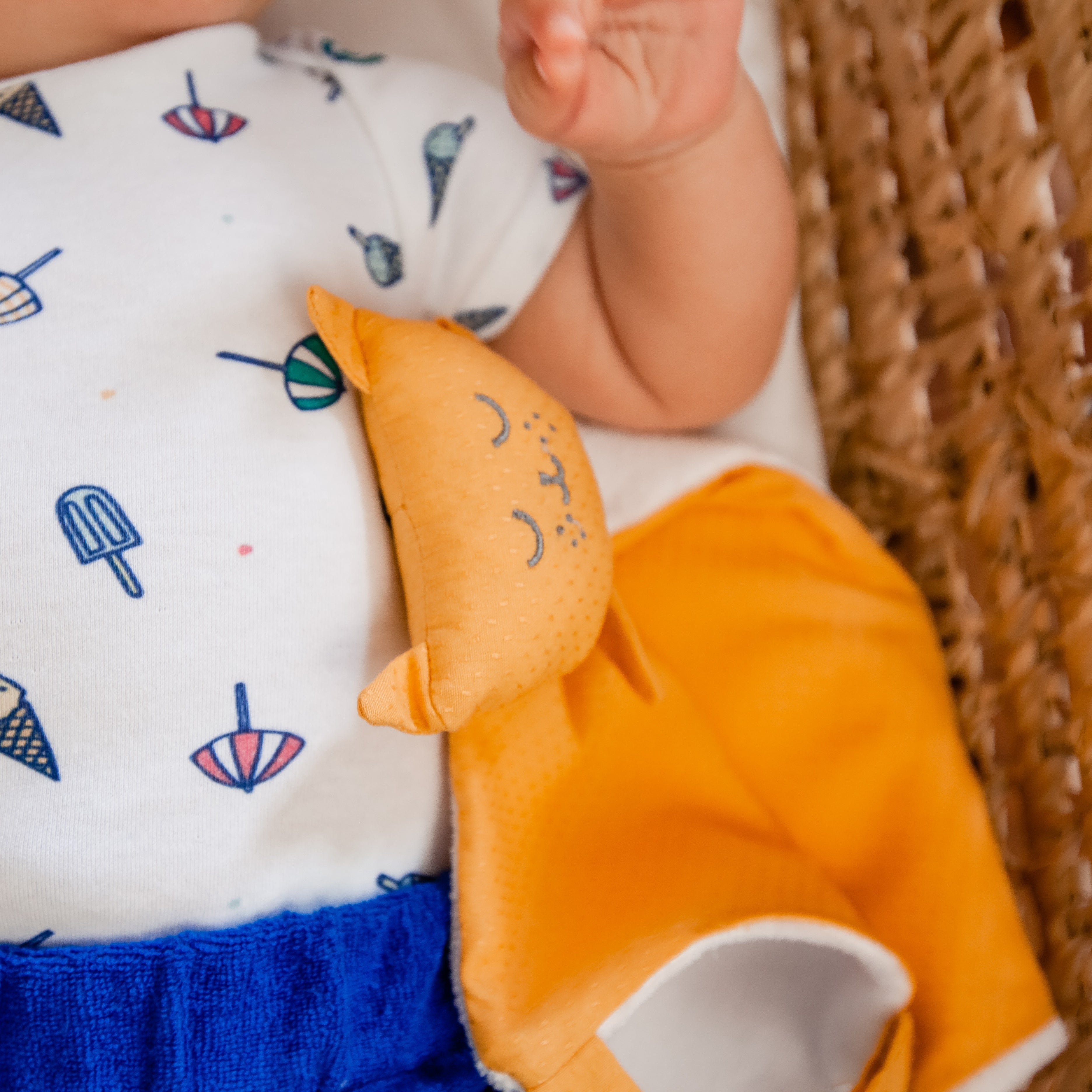 Naninha com Cabeça de Gatinho Mostarda