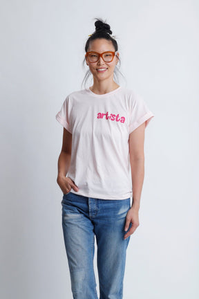 Camiseta Feminina Rosa "Artista" Camiseta Studio Pipoca